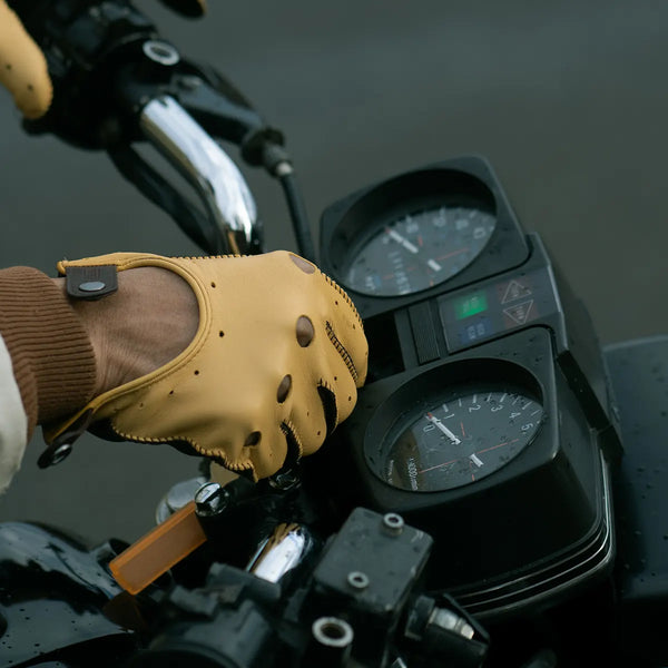 Guantes de Conduccion Cafe Leather Triton Cream & Black Coffee