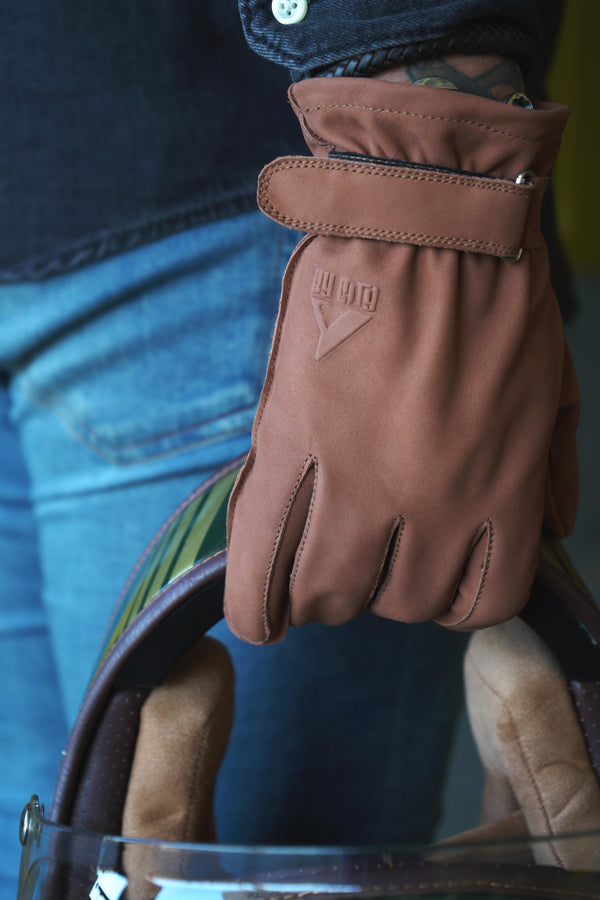 Guantes By City Texas Man