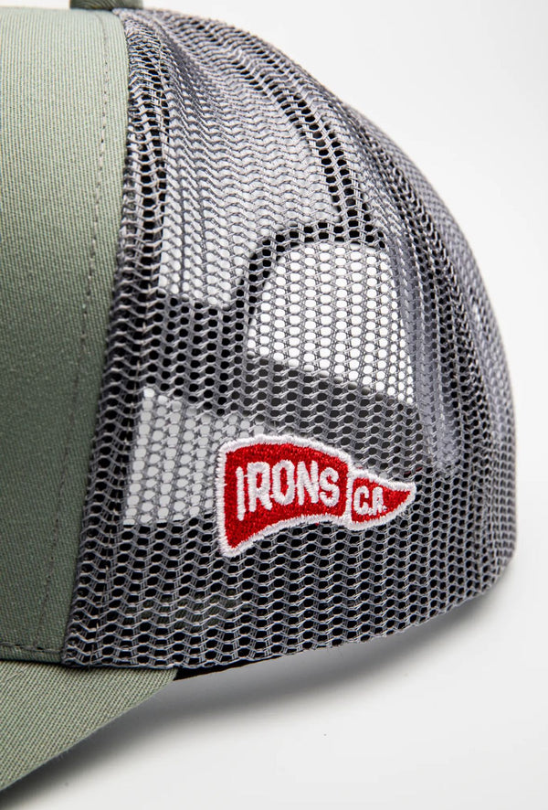 Gorra Irons Cafe Racer Trucker Bandera