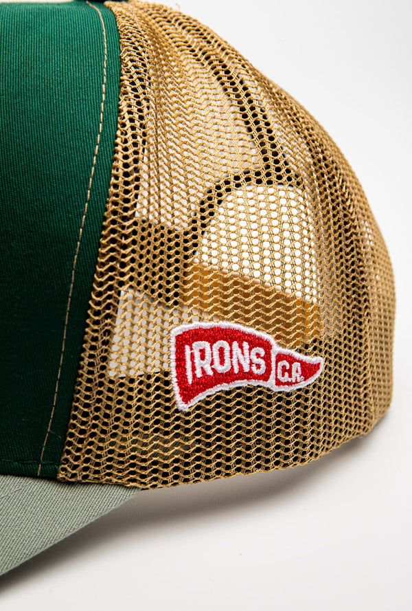 Gorra Irons Cafe Racer Trucker Snake